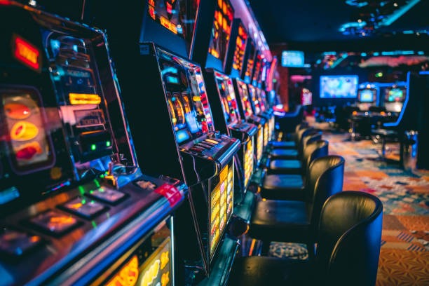Live roulette wheel broadcast from mahabet77 studio with real-time betting interface